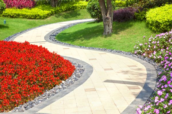 Cost of Garden Walkway Installation in Woodinville
